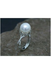 Luna-Pearls Südseeperlen Ring mit Diamanten 0,31 ct